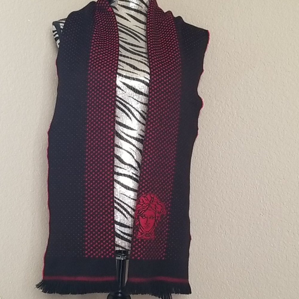 **FLASH SALE** Versace Scarf